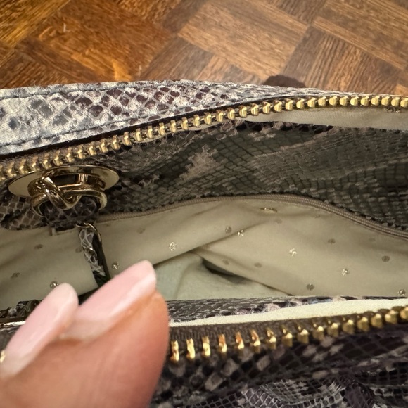 Rarely used Kate spade animal print shoulder bag. Can be used as a laptop bag - Picture 3 of 3